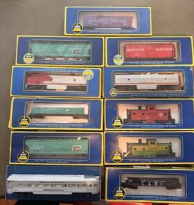 Ahm Life-like Products 01108 Life-like Ho 1 87 12pc Santa Fe Cars Track Scenery Thunder Line 70203