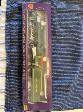 M9801 Athearn Roundhouse Products International Hobby Corp Tech Ii Ho Gauge Train Set Vintage. Includes 2 Locomotives 9 Cars And Controller