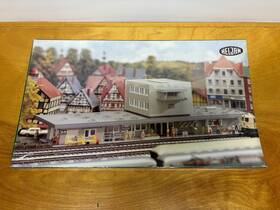 Heljan 006644017523 Vintage Stadtbahnof Railway Station Gare Banegard Ho Kit 1752 Nib