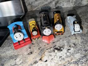 Mattel Hit Toy X9060 Gullane Thomas And Friends 5 Train Engine Mixed Lot Multicolor 2000s Cast