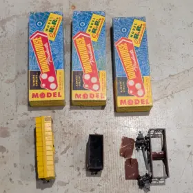 H-153 Roundhouse Model Diecasting Company Mantua Rail Line Kadee Ho Scale Mixed Lot Box Car Hopper Uncoupling Ramp