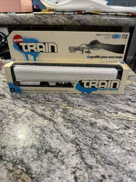 Suck Uk 060043060350 Graffiti Train Blank Canvas With 2 Transfer Sheets 1 25 Scale Nip