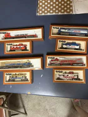 1102 Tyco Ho Gauge Model Train Lot Illinois Central Gulf Golden Eagle Silver Streak