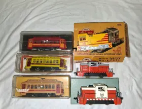 T214a Tyco Auburn And Ho Mixed Lot Trolley Cars Switchers Box Model Railroad