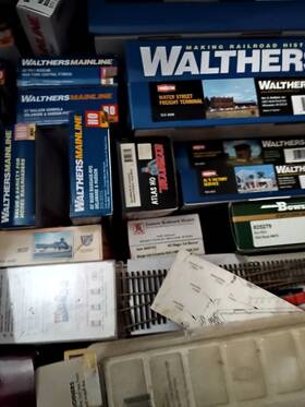 Walthers Atlas Bowser M.t.h. Electric Trains Eastern Seaboard Models 25279 Mth Ho Scale Mixed Lot Unassembled Kits D&h Cars/track