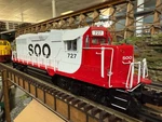 Lionel 2533955 - Legacy GP35 Diesel Locomotive "soo Line" #727 Custom Run New. Price: $604.99.